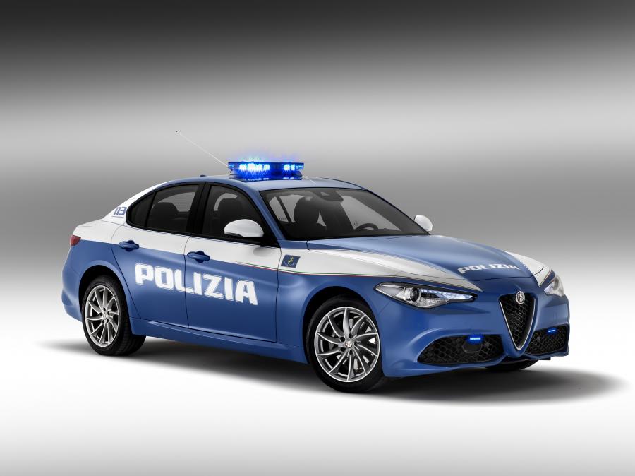  Alfa Romeo Giulia Veloce Q4 Polizia (952) 2016 года  (фото 1 из 2)